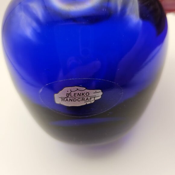 Blenko Handcrafted Cobalt Blue Glass Apple Paperweight – Vintage Art Glass - Picture 3 of 3
